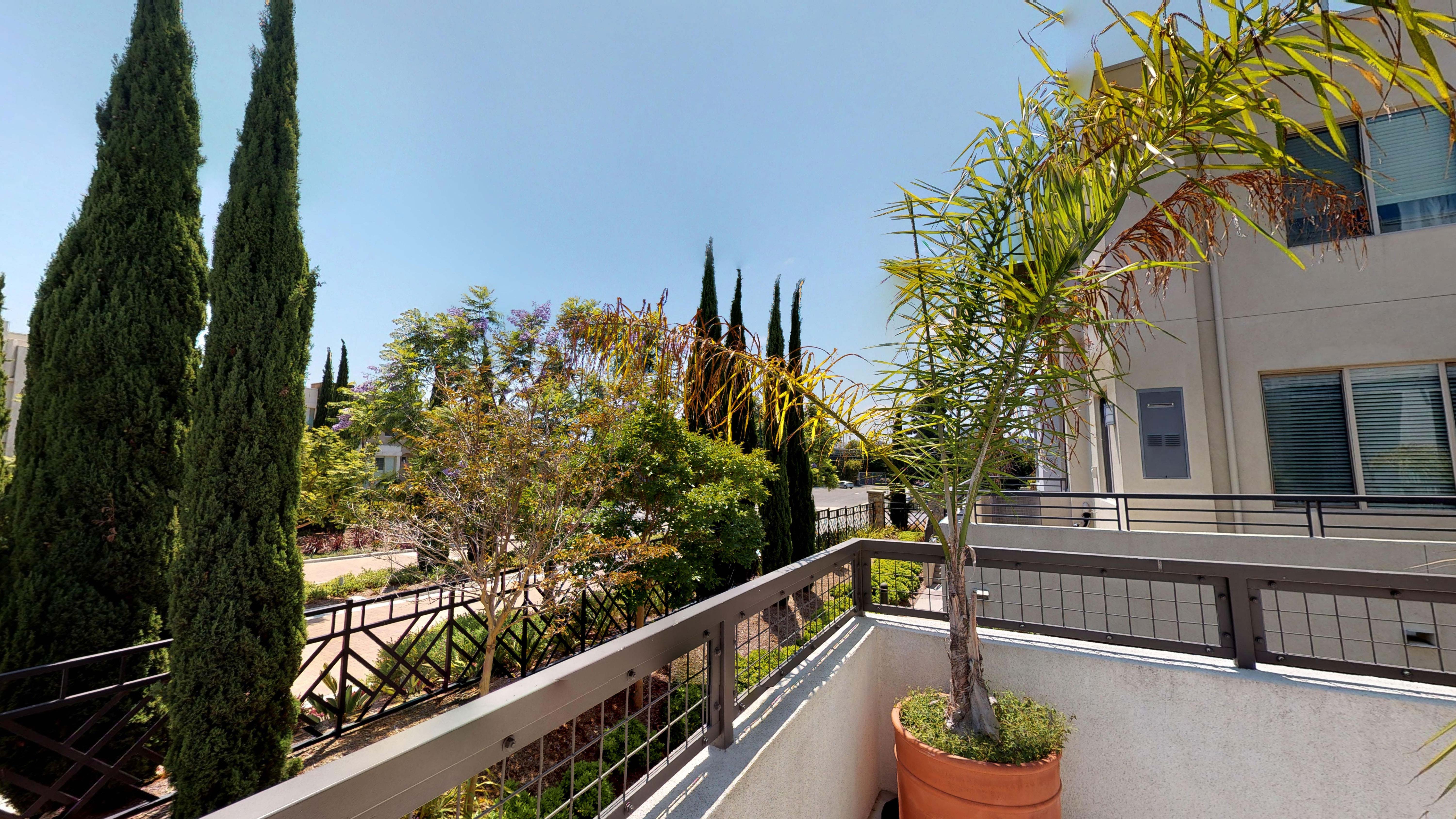 5554 Coral-108-Hawthorne-CA-90250-07112019_104751