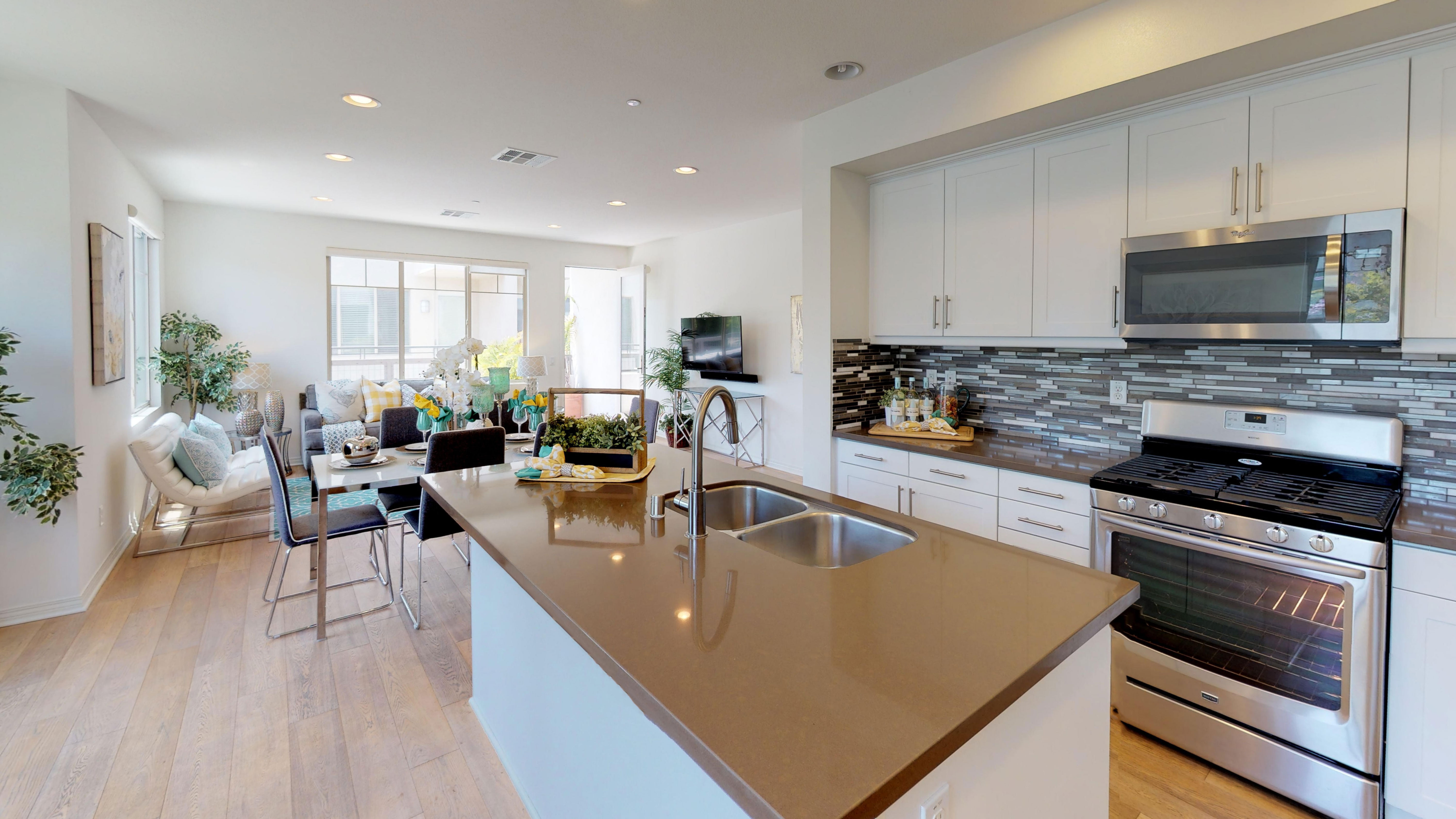 5554 Coral-108-Hawthorne-CA-90250-07102019_181337